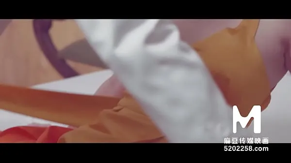 Zhong Wan Bing’s Forbidden Stepfamily Orgy: Asian MILF Gets Creampied!