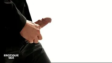 Golden Goddess Arwen Deepthroat Fuck & Cumshot Blast